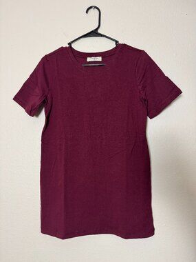 NWOT Zenana Burgundy Basic Crewneck Tee Womens Short Sleeve‎